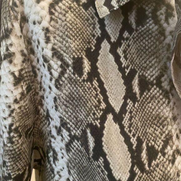 Ellen Tracy Snakeskin Print Blouse Sz Large - Picture 4 of 6